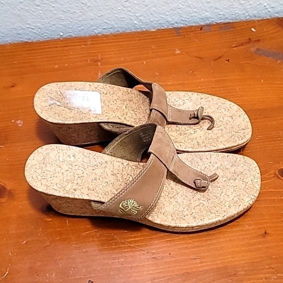 TIMBERLAND LEATHER WOMEN'S THONG WEDGE SANDAL TAN SIZE 8 HEEL 2 5 - Picture 3 of 8